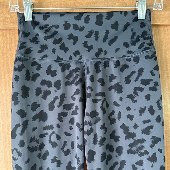Allfenix Anthropologie Grey / Black Leo Leopard Leggings Women’s size Medium​​ - Picture 4 of 15